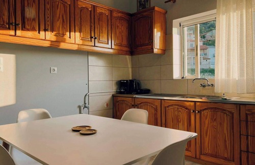 Troezen Apartment | Lovely 2 Bd Home in the Heart of Troezen