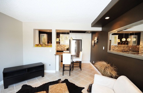 Jasper Place Condo | Lovely 2-Bdr Condo Free Parking