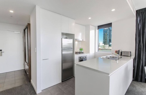 Chatswood CBD Apartment | lovely 2 bds in heart chatswood free parking