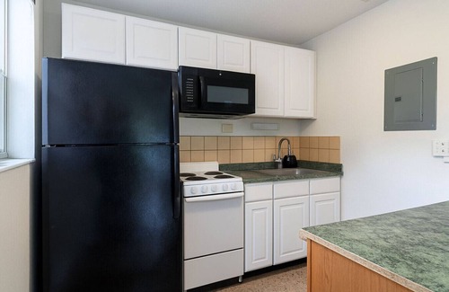 Riverside Park Apartment | Lovely 2 bed 1 Bath near Las Olas W/Free parking!