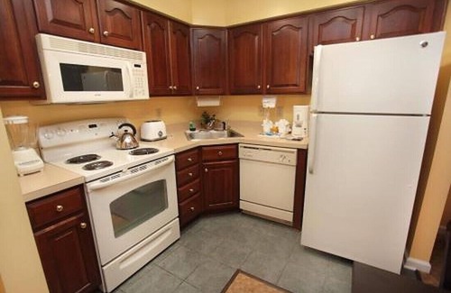 Williamsburg Condo | Lovely 2 Bed, 2 Bath Condo (6 ppl) All Season Pool