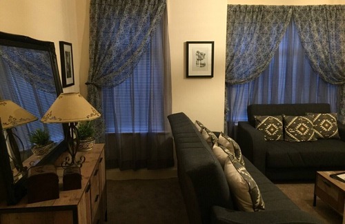 Rushey Green Apartment | Lovely 2 bed - 2 bath London Victorian Apartment with all modern conveniences