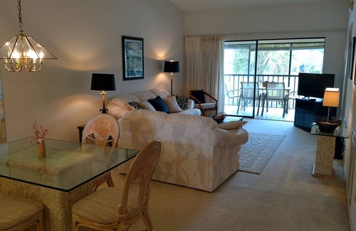 Braden River Condo | Lovely 2 Bed 2 Bathroom Condo in a overlooking a lake and the golf course