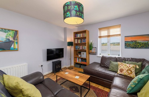 Grangetown Apartment | Lovely 2 Bed – 5 min Walk to Bus + Easy Bay Access