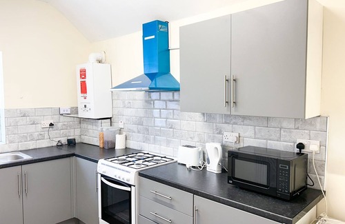 Seisdon Apartment | Lovely 2-Bed Apartment in Birmingham