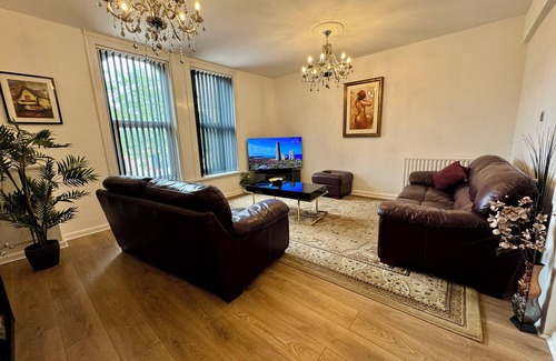 Arnold Apartment | Lovely 2 bed Apartment, Arnold Town centre.