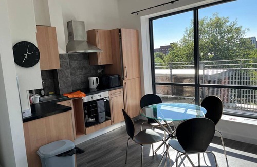 Manchester City Centre Apartment | Lovely 2-bed Apartment in Manchester