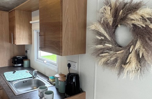 Isle of Thanet Cabin | Lovely 2-Bed Cabin in Birchington