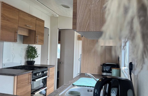 Isle of Thanet Cabin | Lovely 2-Bed Cabin in Birchington
