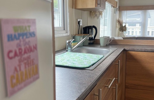Isle of Thanet Cabin | Lovely 2-Bed Cabin in Birchington
