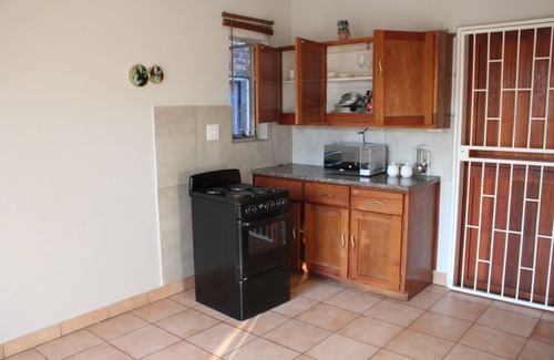 Pretoria North House | Lovely 2 Bed House 5min Walk To Pretoria North Mall Free Netflix