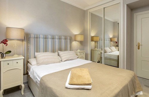 Marbella Apartment | Lovely 2 Bed in Dama de Noche Pool + Wifi - RDR220