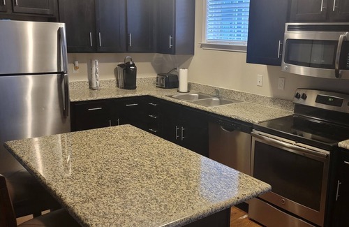 Collierville Apartment | Lovely 2 Bedroom 2 Bath and 1 Car Garage with Pool