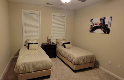 Collierville Apartment | Lovely 2 Bedroom 2 Bath and 1 Car Garage with Pool