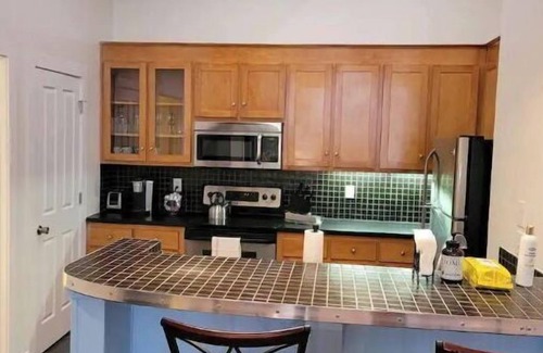 Central Office Apartment | Lovely 2 bedroom (2A) unit with free parking.