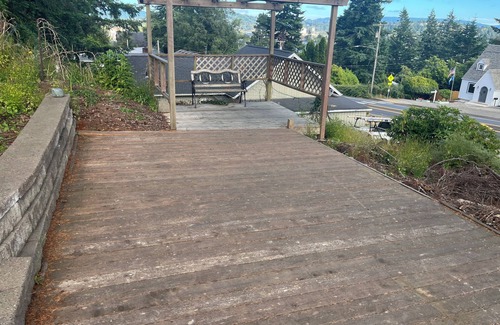 Coos Bay House | Lovely 2-bedroom 5 Bed house in Coos Bay -Beach -Bay -Lakes