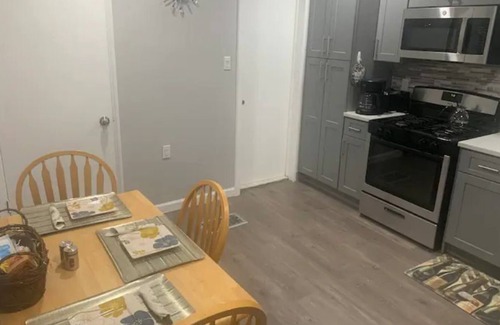 North Side Apartment | Lovely 2-Bedroom apartment with outdoor firepit