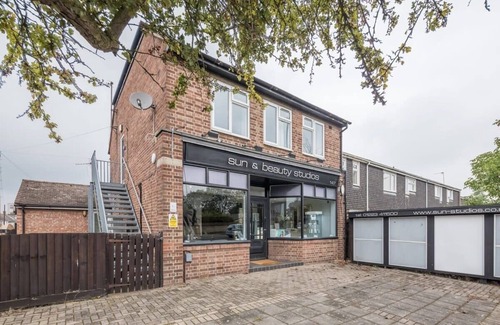 Cherry Hinton Apartment | Lovely 2 bedroom apartment - ideal location!