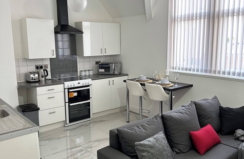 Manchester Apartment | Lovely 2 Bedroom Apartment Close Manchester City Centre & Etihad Stadium #2