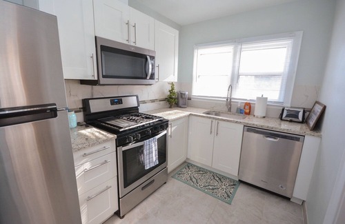 Kutzky Park House | Lovely 2 bedroom apartment near St Mary's Hospital