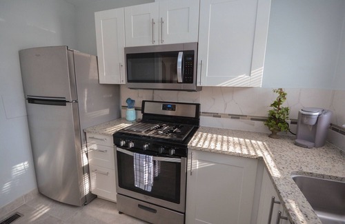 Kutzky Park House | Lovely 2 bedroom apartment near St Mary's Hospital