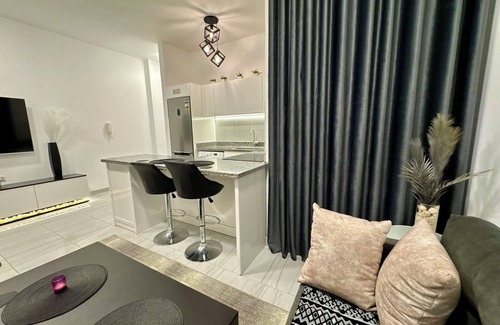Sakkala Apartment | Lovely 2-bedroom apartment in enchanting centre Hurghada with AC, WiFi, Sea View