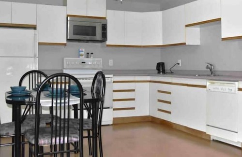 Midland Apartment | Lovely 2 Bedroom apartment in downtown Midland