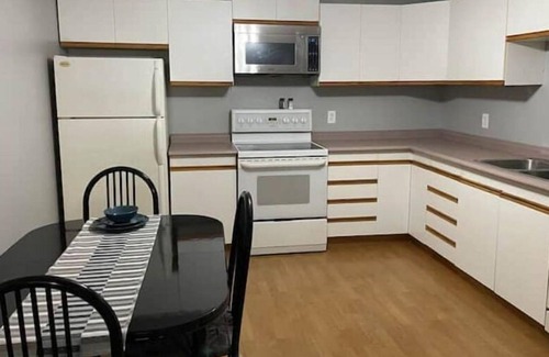 Midland Apartment | Lovely 2 Bedroom apartment in downtown Midland