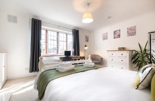 Chichester Apartment | Lovely 2-bedroom apartment in Chichester.