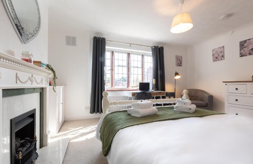 Chichester Apartment | Lovely 2-bedroom apartment in Chichester.