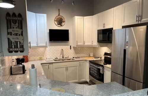Ottumwa Apartment | Lovely 2 Bedroom apartment, free parking