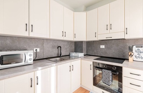 Durres Apartment | Lovely 2-bedroom apartment with sea view in Durrës
