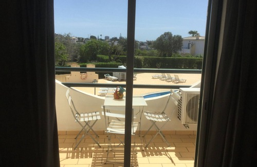 Alvor Apartment | Lovely 2 Bedroom Apartment in Alvor with Shared Pool close to Town and Beach