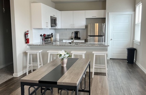 Venus Apartment | Lovely 2 bedroom apartment with private bathrooms that can sleep six people