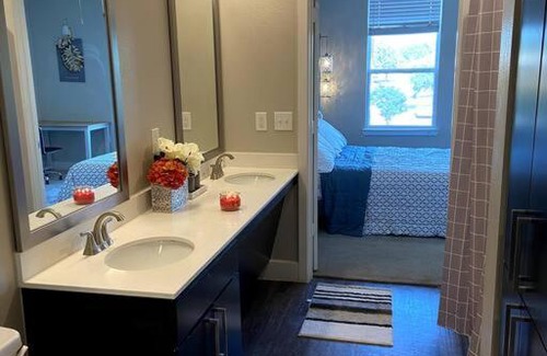 Weston Apartment | Lovely 2 bedroom Apartment with luxury amenities