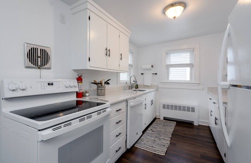 Manchester Apartment | Lovely 2-Bedroom Apt in Historic Carriage House