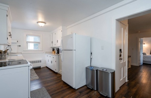 Manchester Apartment | Lovely 2-Bedroom Apt in Historic Carriage House