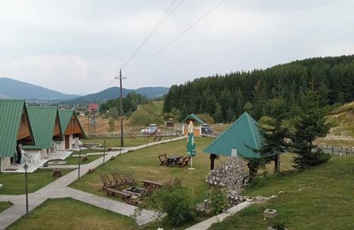 Zabljak House | Lovely 2-bedroom bungalow in charming Žabljak