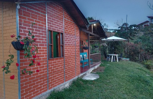 Guarne House | Lovely 2-bedroom bungalow in Guarne