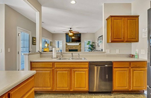 Branson West Condo | Lovely 2 Bedroom Condo in StoneBridge!