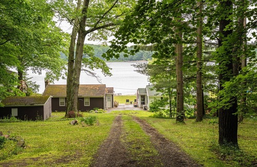Walkerville Cottage | Lovely 2-Bedroom Cottage With Full Bath on School Section Lake. With Bunk House.