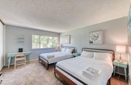 Raisin Apartment | Lovely 2 bedroom condo in quiet location