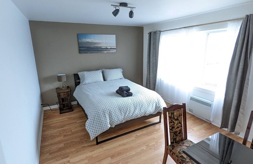 Pont-Viau Condo | LOVELY 2 BEDROOM CONDO with FREE PARKING!