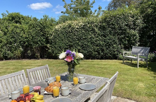 New Forest District Cottage | * LOVELY 2 BEDROOM COTTAGE, GREAT LOCATION *