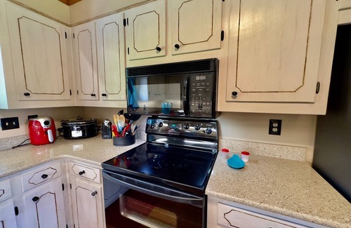 Halfway Cottage | Lovely 2-bedroom cottage if you enjoy relaxing after a full day of fun.