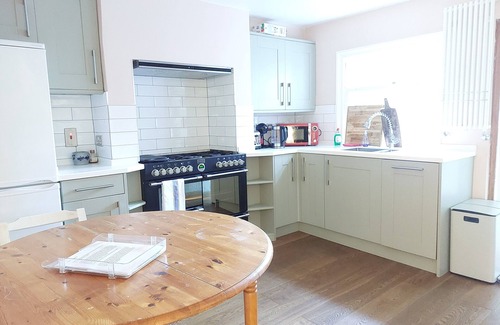Highgate Cottage | Lovely 2 Bedroom Cottage in Highgate Village, London