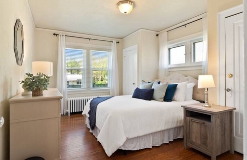 St. Louis Apartment | Lovely 2 Bedroom | Dogtown | Full Kitchen