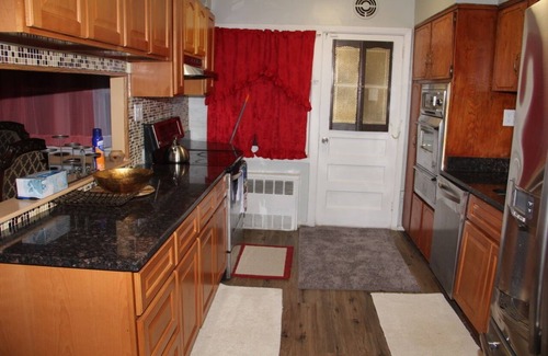 Canarsie House | Lovely 2 bedroom duplex home.