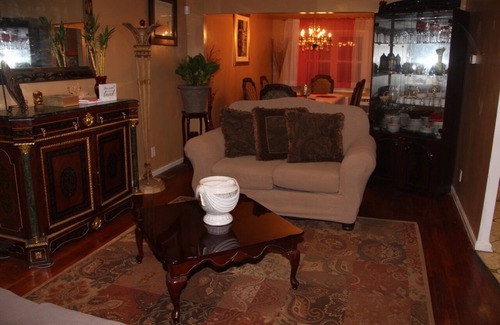 Canarsie House | Lovely 2 bedroom duplex home.
