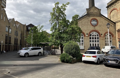 Rotherhithe Apartment | Lovely 2 Bedroom Flat Moments From Canada Water Tube Station